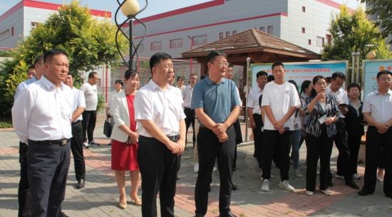 稀土高新区工会大力推动“ 五三三”工作机制，全面提升厂务公开民主管理工作提质增效